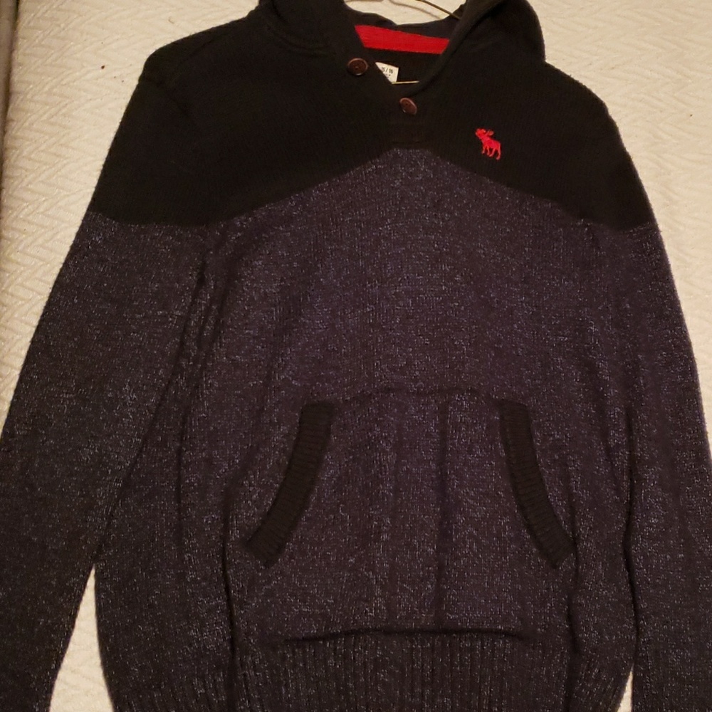 Youth mens sweater w/ hoodie